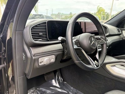 2025 Mercedes-Benz GLS 450