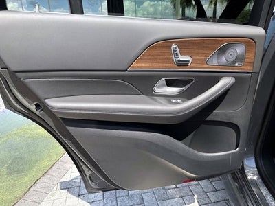 2025 Mercedes-Benz GLS 450