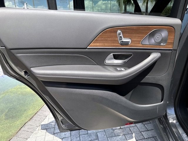 2025 Mercedes-Benz GLS 450
