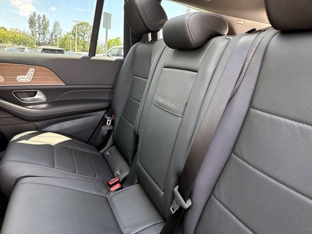 2025 Mercedes-Benz GLS 450