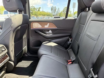 2025 Mercedes-Benz GLS 450