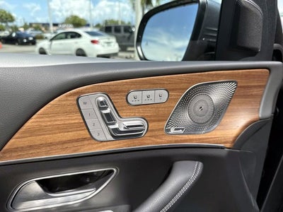 2025 Mercedes-Benz GLS 450