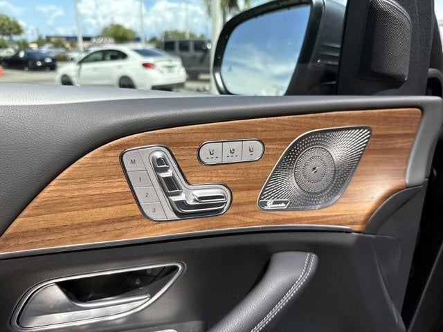2025 Mercedes-Benz GLS 450