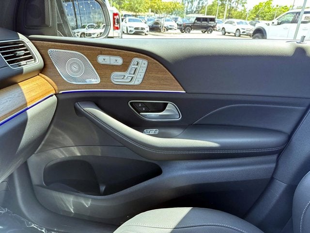 2025 Mercedes-Benz GLS 450