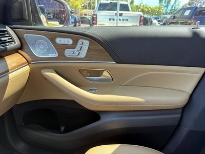 2025 Mercedes-Benz GLS 450