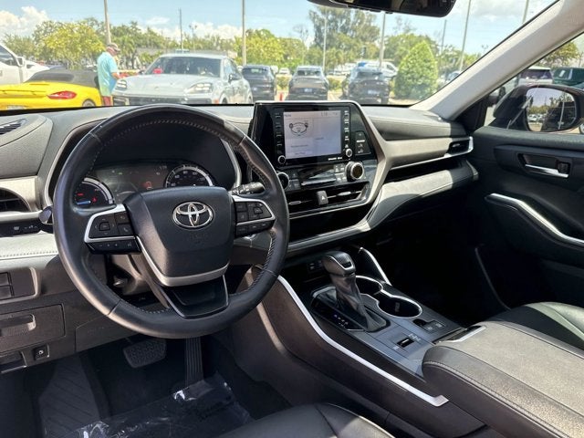 2022 Toyota Highlander XLE