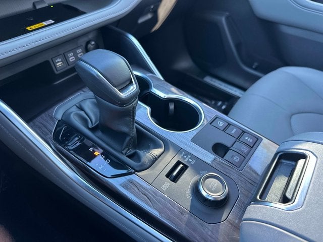 2025 Toyota Highlander LE