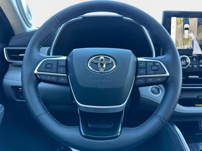 2025 Toyota Highlander LE