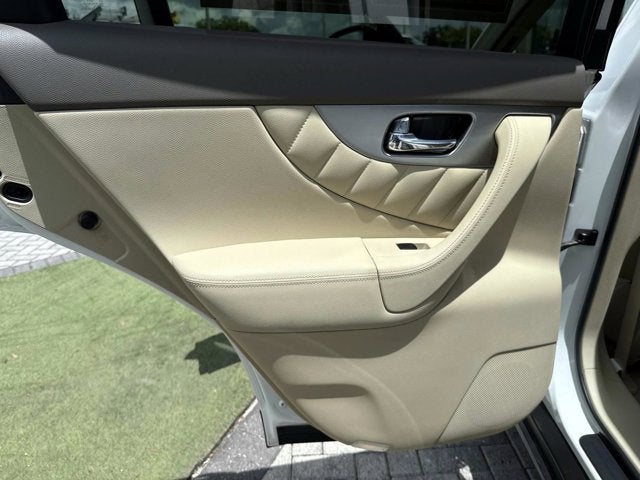 2017 INFINITI QX70 Base