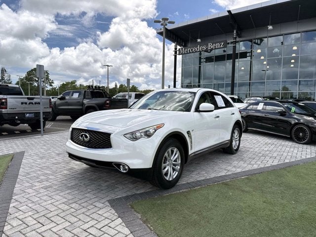 2017 INFINITI QX70 Base
