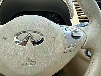 2017 INFINITI QX70 Base