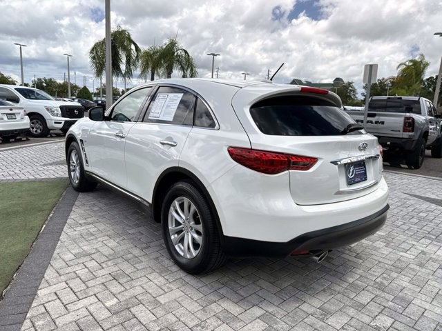 2017 INFINITI QX70 Base