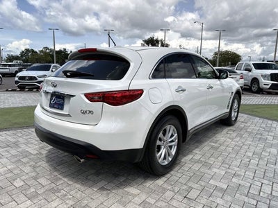 2017 INFINITI QX70 Base