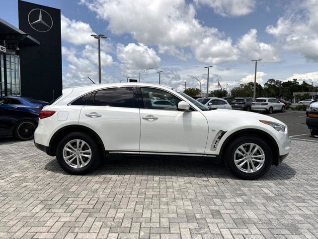 2017 INFINITI QX70 Base