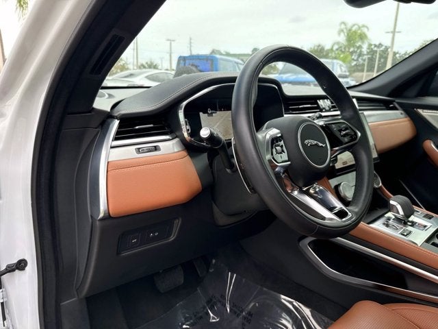 2024 Jaguar F-PACE P250 R-Dynamic S