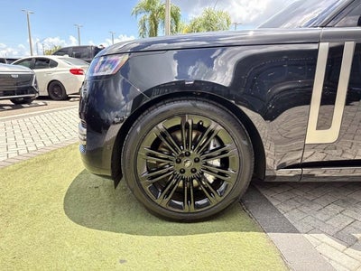 2023 Land Rover Range Rover SE