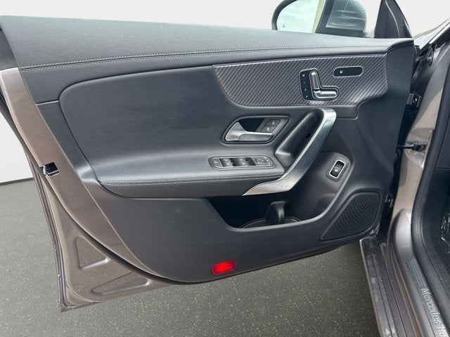 2025 Mercedes-Benz CLA 250