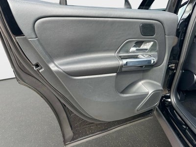 2025 Mercedes-Benz GLB 250