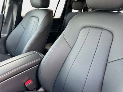 2025 Mercedes-Benz GLB 250