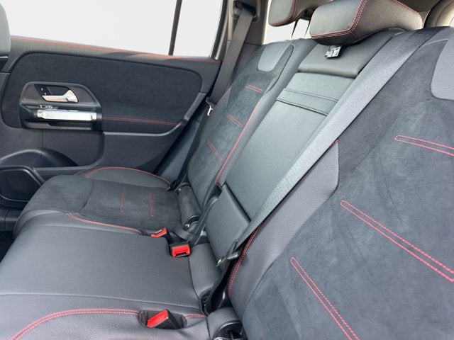 2025 Mercedes-Benz GLB 250