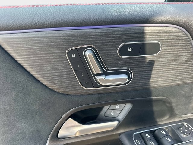 2025 Mercedes-Benz GLB 250