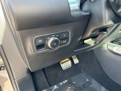 2025 Mercedes-Benz GLB 250