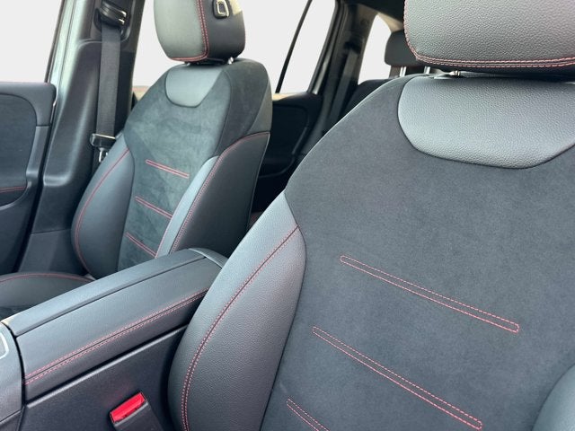 2025 Mercedes-Benz GLB 250