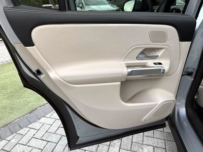 2025 Mercedes-Benz GLB 250