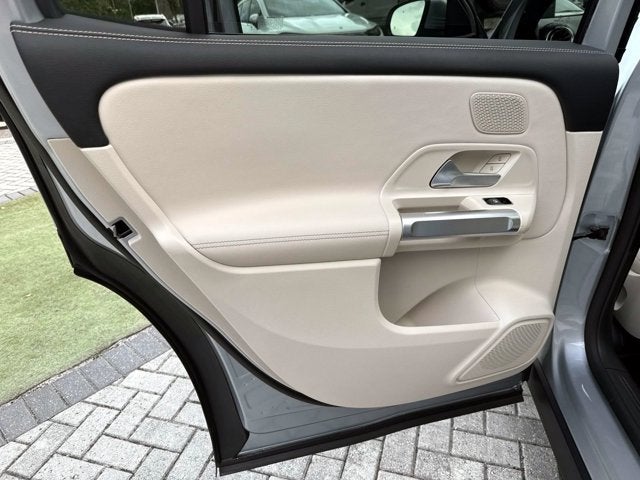 2025 Mercedes-Benz GLB 250