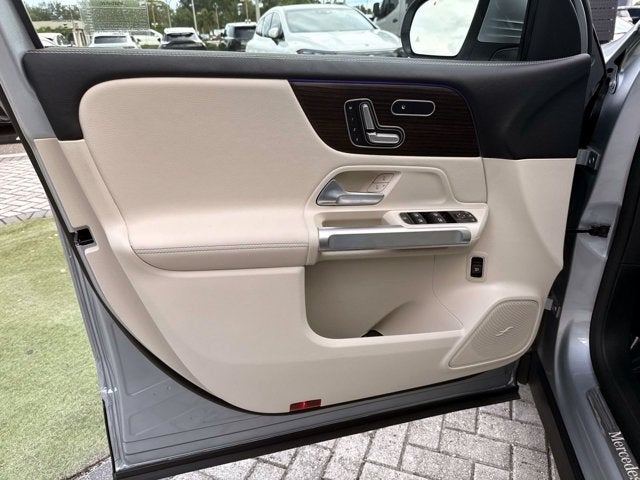 2025 Mercedes-Benz GLB 250