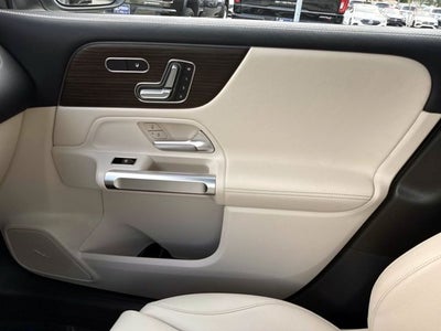 2025 Mercedes-Benz GLB 250