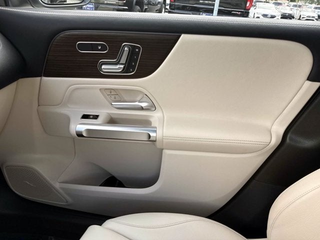 2025 Mercedes-Benz GLB 250