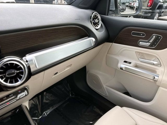 2025 Mercedes-Benz GLB 250