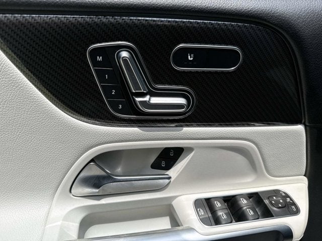 2023 Mercedes-Benz GLB 250