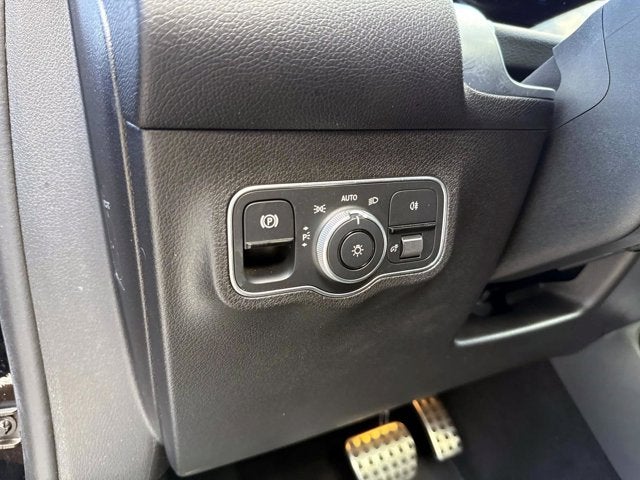 2023 Mercedes-Benz GLB 250