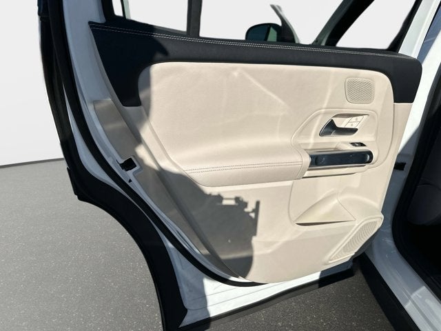 2025 Mercedes-Benz GLB 250