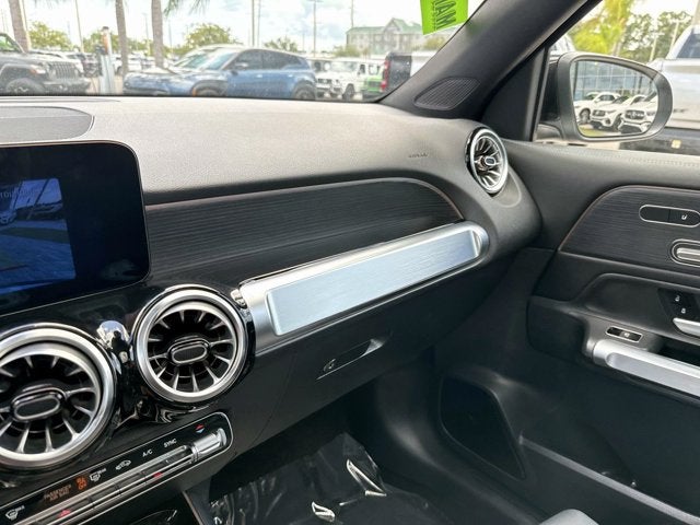 2026 Mercedes-Benz GLB 250