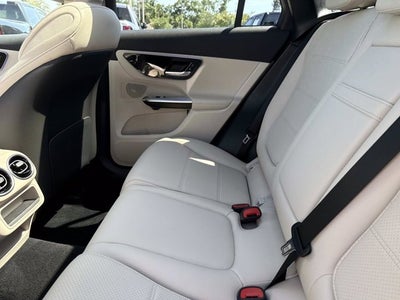 2025 Mercedes-Benz GLC 300
