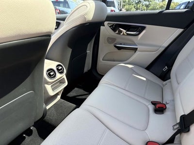 2025 Mercedes-Benz GLC 300