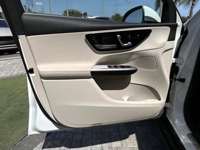 2025 Mercedes-Benz GLC 300