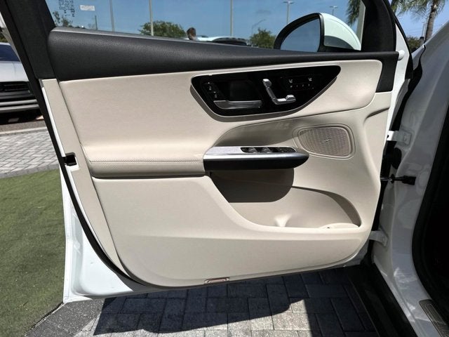 2025 Mercedes-Benz GLC 300