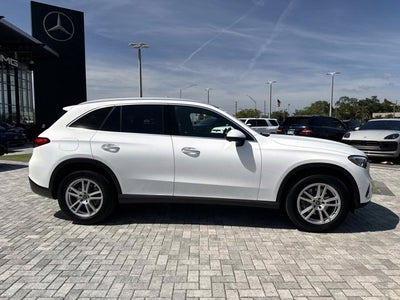 2025 Mercedes-Benz GLC 300