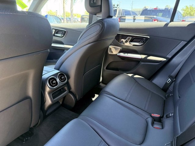2025 Mercedes-Benz GLC 300
