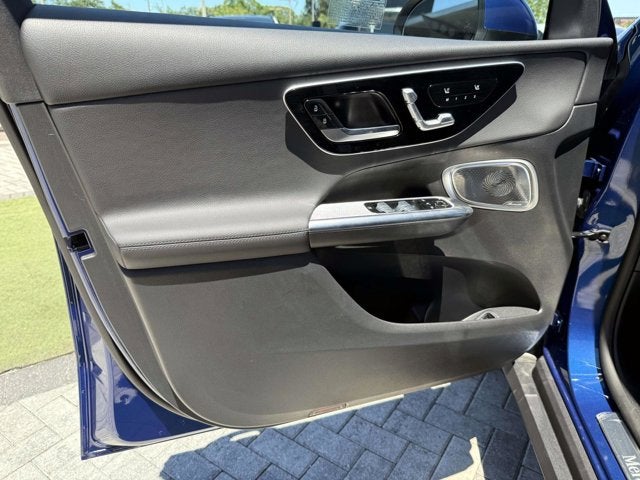 2025 Mercedes-Benz GLC 300