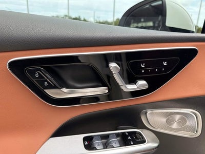 2025 Mercedes-Benz GLC 300