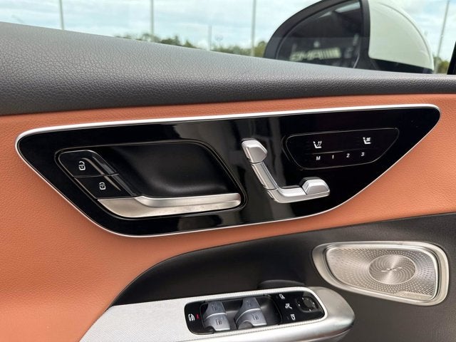 2025 Mercedes-Benz GLC 300