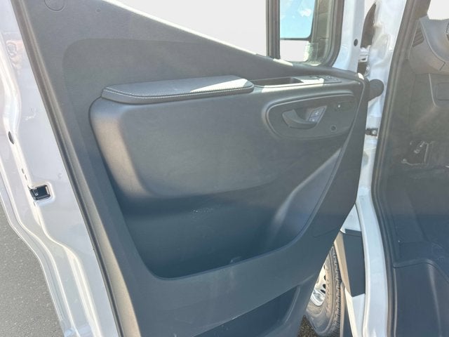 2025 Mercedes-Benz Sprinter 2500 Crew 144 WB