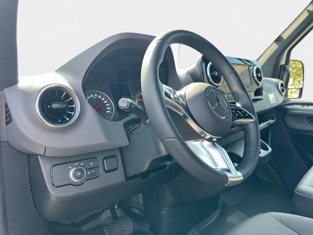 2025 Mercedes-Benz Sprinter 3500 Cargo 144 WB