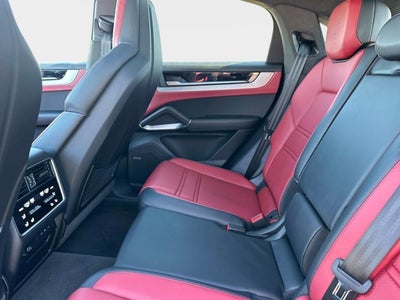 2025 Porsche Cayenne GTS