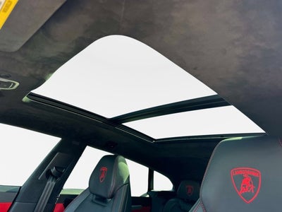 2022 Lamborghini Urus Base